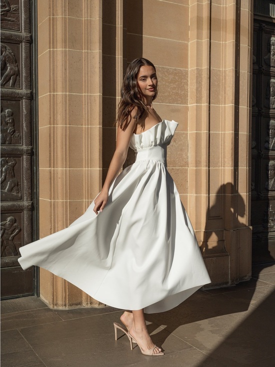 Elliatt Dresses & Skirts - Elliatt Laurel Dress White Strapless Bridal Small Midi NWT